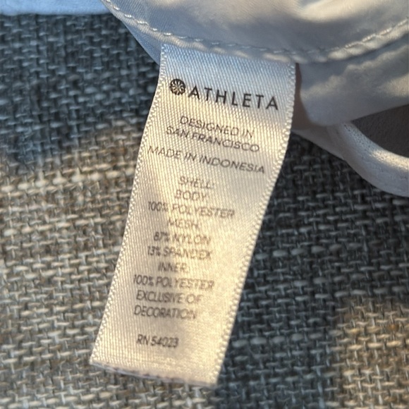 Athleta Printed Mesh Racer Run Short 4" Size Medium - Picture 4 of 8